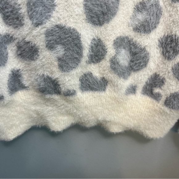 Falls Creek Women's Leopard Print Sweater Size XL 16 18 Off White Gray Flurry - Picture 5 of 10